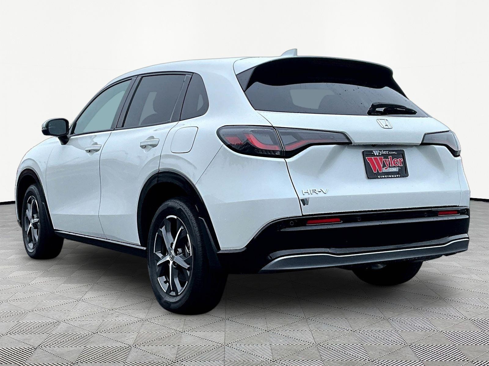 Used 2025 Honda HR-V EX-L image 4
