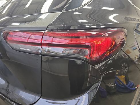 Used 2023 Buick Envision Essence image 34