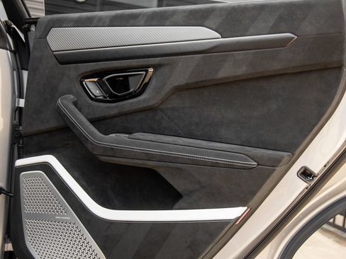 Used 2024 Lamborghini Urus Performante AWD/4WD image 51