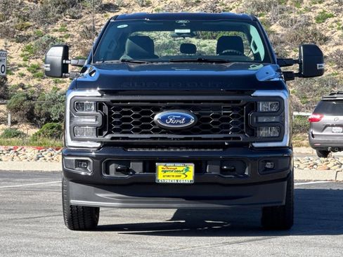 New 2026 Ford F250 4x4 Crew Cab Super Duty image 2
