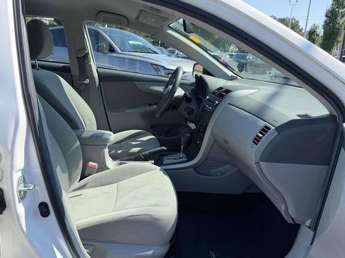 Used 2010 Toyota Corolla LE FWD image 8