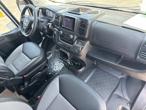 Used 2025 RAM ProMaster 2500 w/ Convenience Group FWD image 31