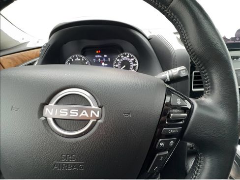 Used 2021 Nissan Armada SL w/ Captain's Chairs Package AWD/4WD image 43
