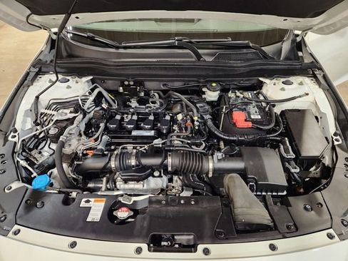 Used 2018 Honda Accord Sport image 10