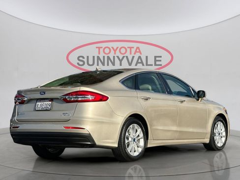 Used 2019 Ford Fusion SEL image 3