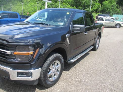 Used 2025 Ford F150 XLT w/ Equipment Group 301A Standard AWD/4WD image 8