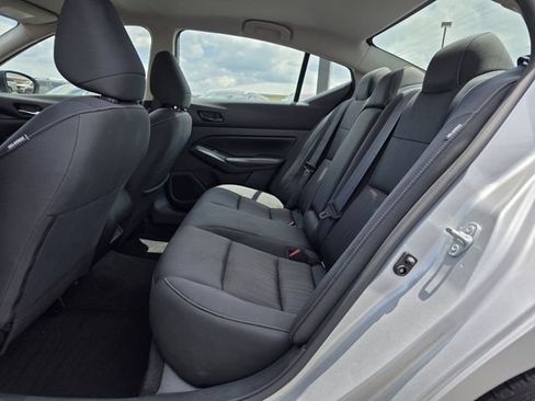 Used 2024 Nissan Altima 2.5 SV FWD image 16