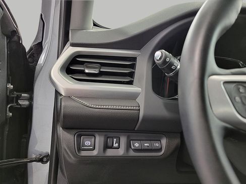 Used 2023 GMC Acadia SLT w/ Elevation Edition image 11