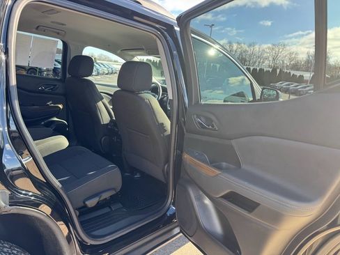Used 2023 GMC Acadia SLE w/ Driver Convenience Package AWD/4WD image 19