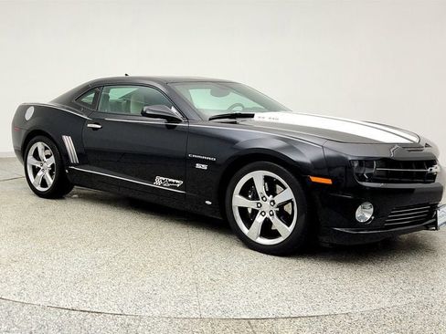 Used 2010 Chevrolet Camaro SS w/ RS Package RWD image 3