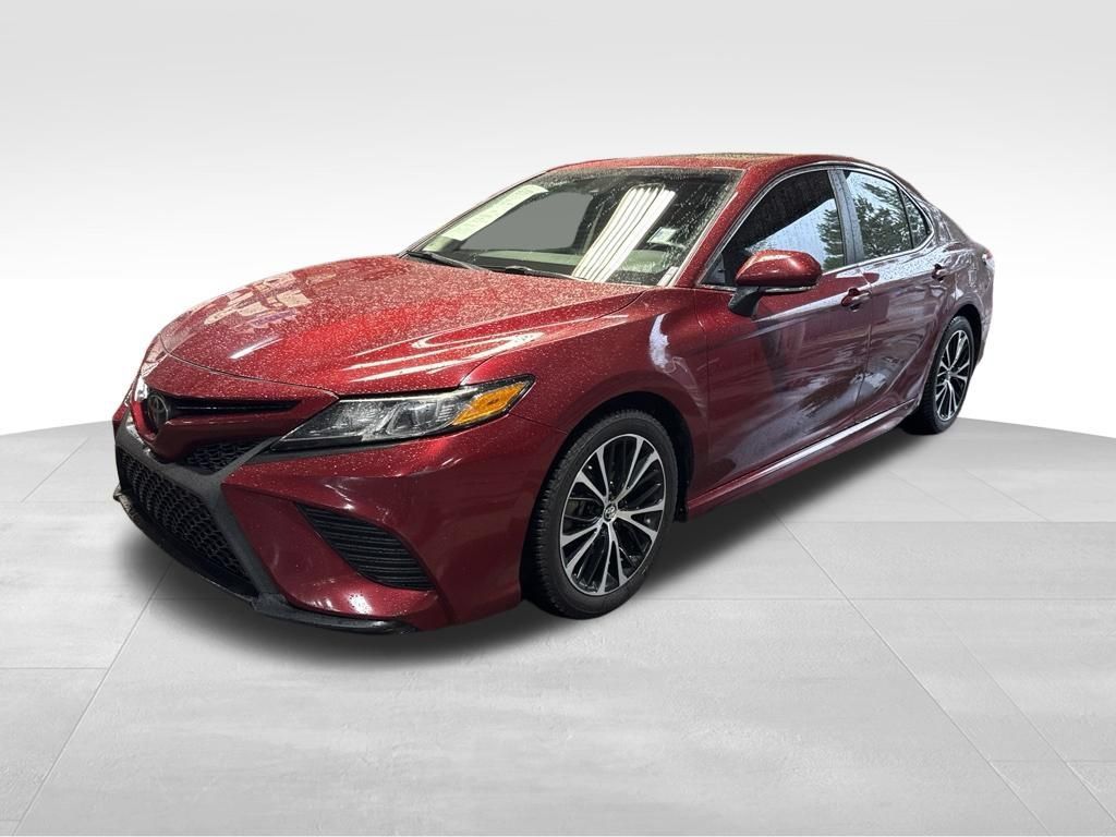 Used 2018 Toyota Camry SE w/ Moonroof Package FWD image 3