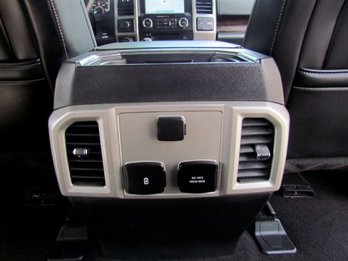 Used 2018 Ford F150 Lariat w/ Trailer Tow Package image 25