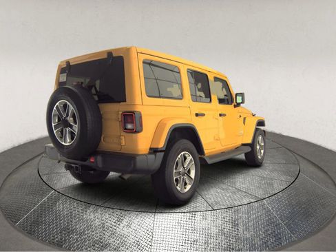 Used 2020 Jeep Wrangler Unlimited Sahara image 2