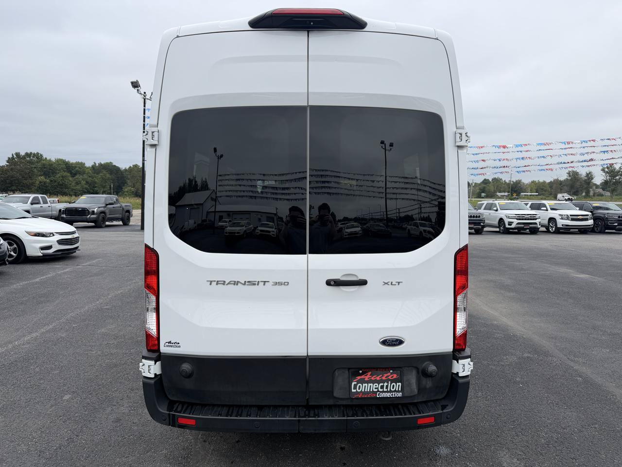 Used 2024 Ford Transit 350 XLT RWD image 5