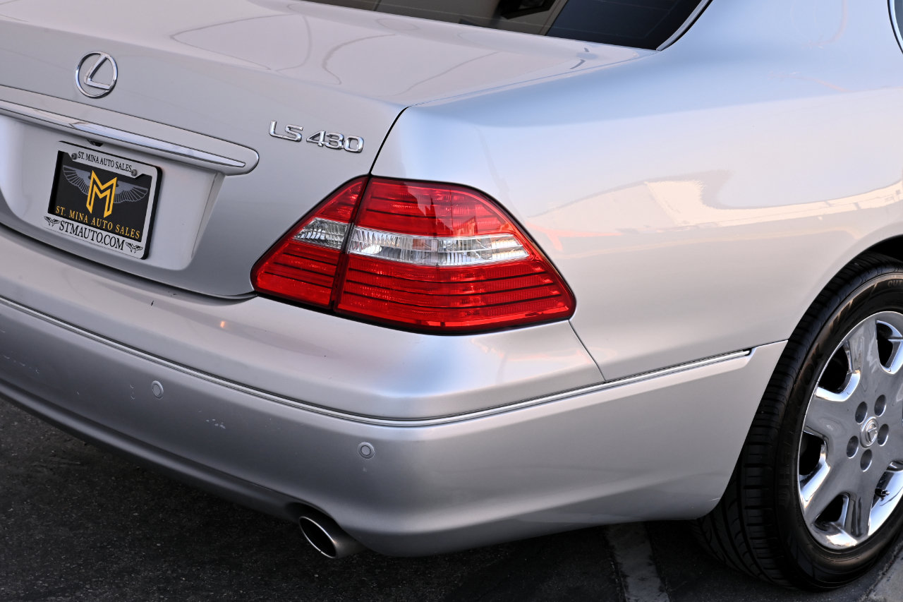 Used 2004 Lexus LS 430 w/ Modern Luxury Pkg RWD image 35