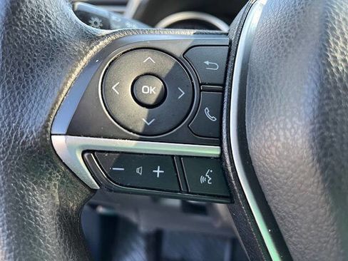 Used 2022 Toyota Camry LE image 19