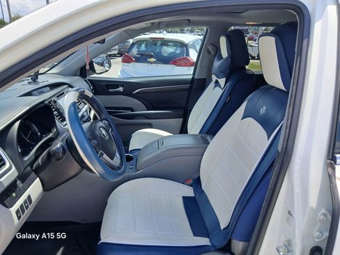 Used 2016 Toyota Highlander Limited FWD image 10