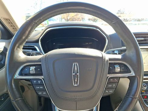 Used 2018 Lincoln Continental Reserve w/ Continental Climate Package image 19