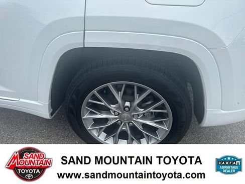 Used 2025 Jeep Grand Cherokee Summit w/ Adv Protech Group IV AWD/4WD image 13