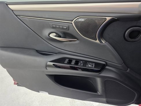 Used 2025 Lexus ES 350 F Sport image 27