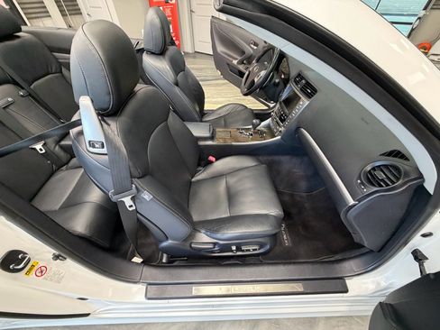 Used 2011 Lexus IS 250C RWD image 42