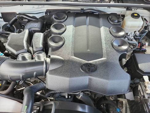 Used 2017 Toyota 4Runner Limited AWD/4WD image 17