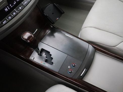 Used 2011 Toyota Avalon Limited FWD image 20