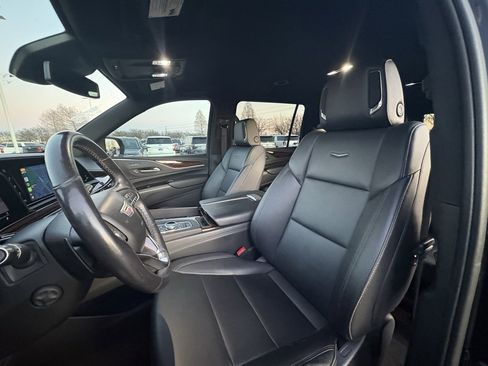 Used 2022 Cadillac Escalade ESV Luxury image 6