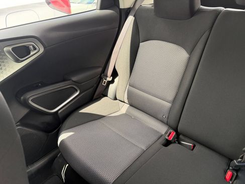 Used 2025 Kia Soul LX w/ LX Technology Package FWD image 37