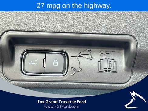 Certified 2025 Ford Explorer ST-Line AWD/4WD image 37