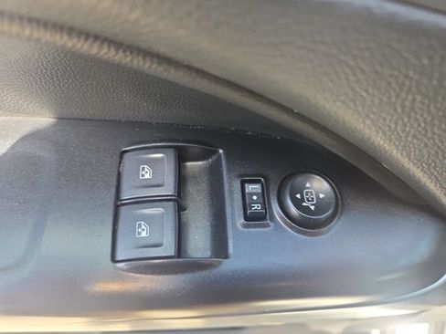 Used 2022 Chevrolet Colorado LT w/ Safety Package RWD image 17