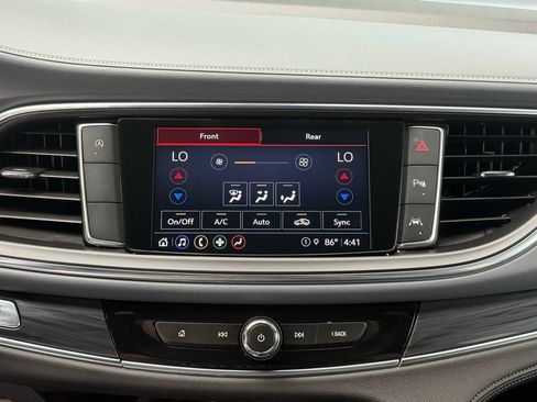 Used 2023 Buick Enclave Essence w/ Experience Buick Package FWD image 20