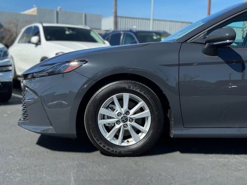 Used 2025 Toyota Camry LE image 5