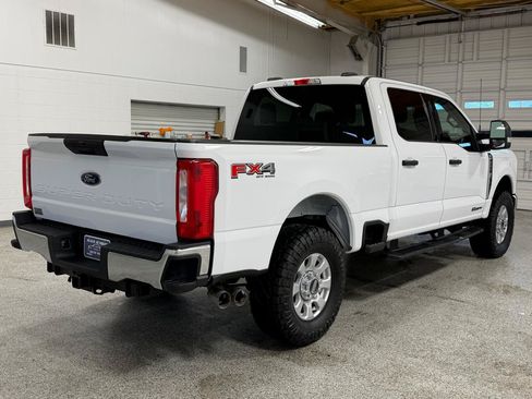 Used 2024 Ford F250 XLT w/ FX4 Off-Road Package AWD/4WD image 4