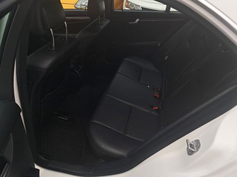Used 2014 Mercedes-Benz C 300 4MATIC Sedan image 4