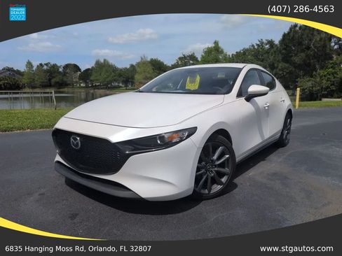 Used 2020 MAZDA MAZDA3 Hatchback w/ Preferred Package FWD image 1