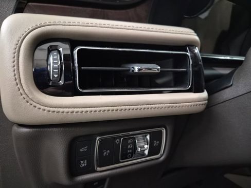 Used 2022 Lincoln Nautilus Reserve w/ Equipment Group 201A image 19