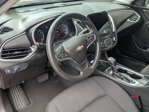 Used 2025 Chevrolet Malibu LT FWD image 32