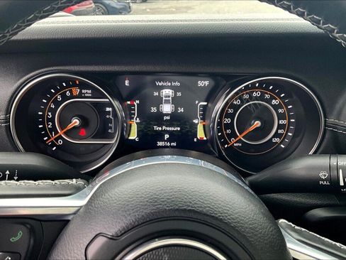 Used 2021 Jeep Gladiator Overland w/ Popular Equipment Package image 8