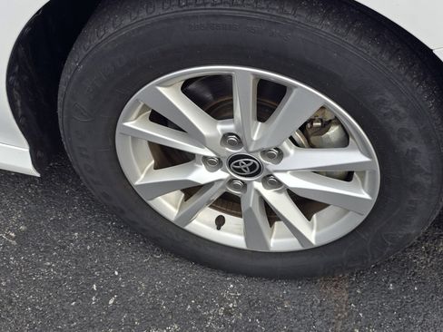 Used 2025 Toyota Camry LE image 10