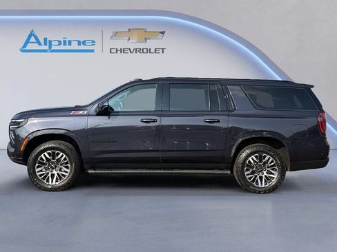 Used 2025 Chevrolet Suburban Z71 AWD/4WD image 2