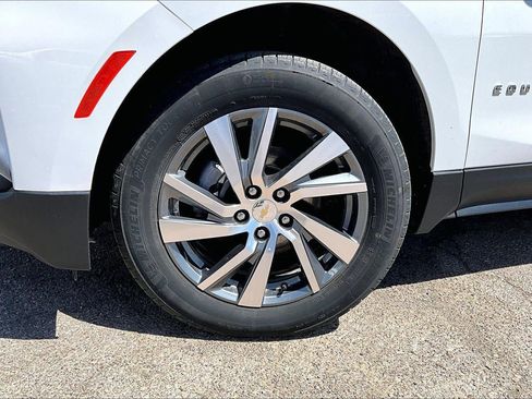 Used 2024 Chevrolet Equinox LT AWD/4WD image 2