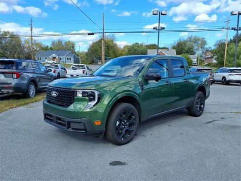 New 2025 Ford Maverick Lariat w/ Black Appearance Package image 1