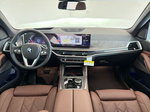 New 2026 BMW X5 xDrive50e w/ Premium Package AWD/4WD image 16
