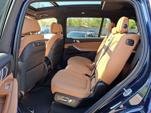 Certified 2025 BMW X7 xDrive40i w/ M Sport Package AWD/4WD image 11