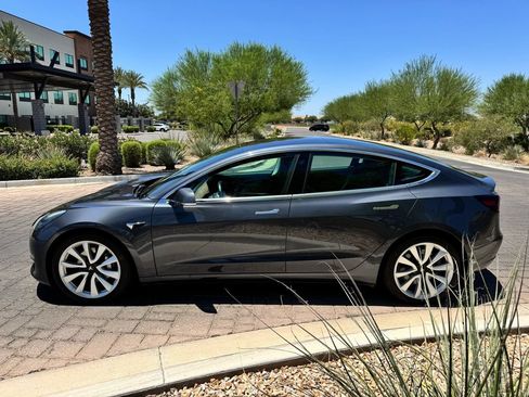 Used 2019 Tesla Model 3 Long Range AWD/4WD image 5