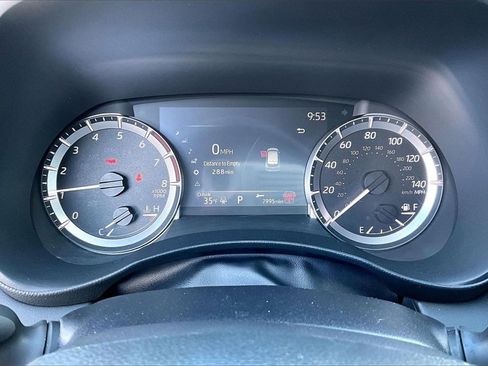 Used 2024 Toyota Highlander LE image 12