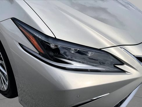 Used 2022 Lexus ES 350 Ultra Luxury w/ Accessory Package 2 FWD image 28