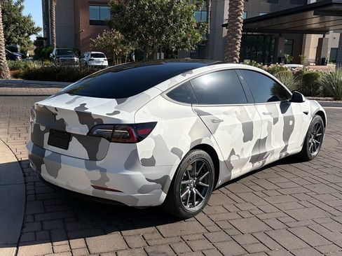 Used 2020 Tesla Model 3 Standard Range RWD image 3