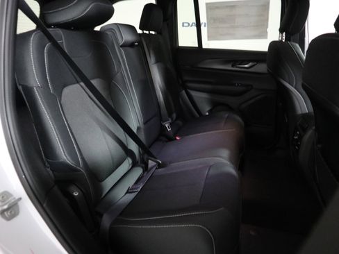 New 2026 Jeep Grand Cherokee Laredo AWD/4WD image 21